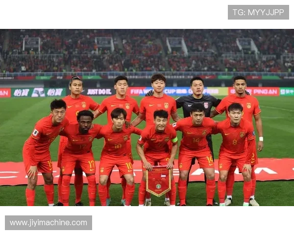 中国男足再迎关键战全队信心高涨誓夺胜利为球迷献上精彩比赛