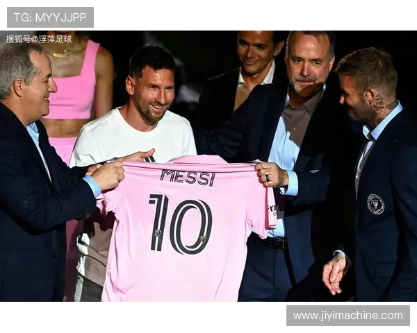 梅西加盟迈阿密国际队引发全球热议 足球新纪元开启风暴 梅西加盟迈阿密国际队引发全球热议 足球新纪元开启风暴