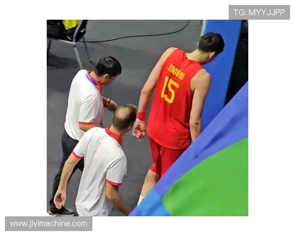 中国男篮力克菲律宾晋级世界杯八强 周琦贡献关键表现