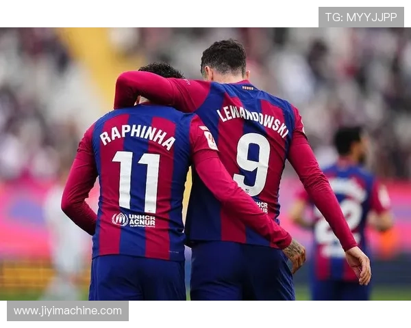 巴塞罗那俱乐部迎来新赛季关键调整引发球迷广泛关注与管理层战略升级